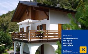 Chalet nel bosco con lago e panorama mozzafiato